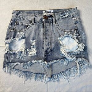 One x One Teaspoon Junkyard Distressed Denim Skirt in Blue Blossom Size 25